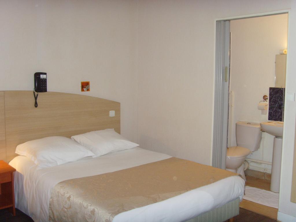 Hotel De Rennes Le Mans Room photo