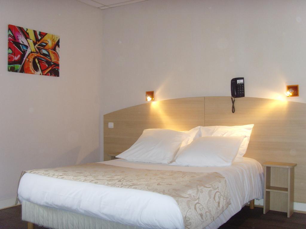 Hotel De Rennes Le Mans Room photo