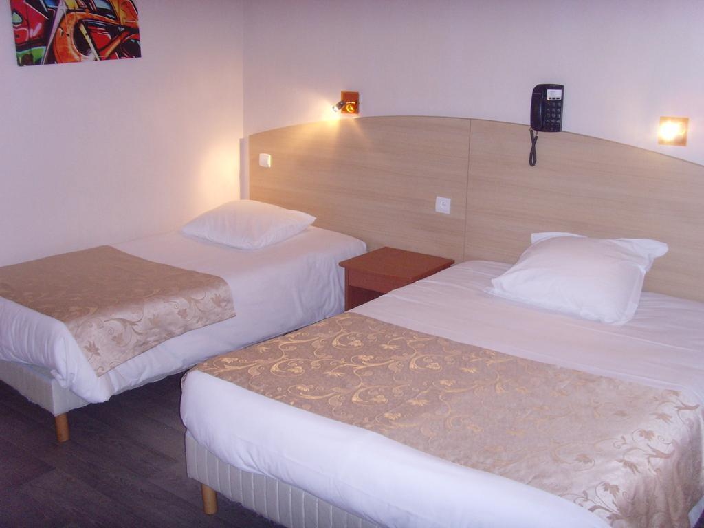 Hotel De Rennes Le Mans Room photo